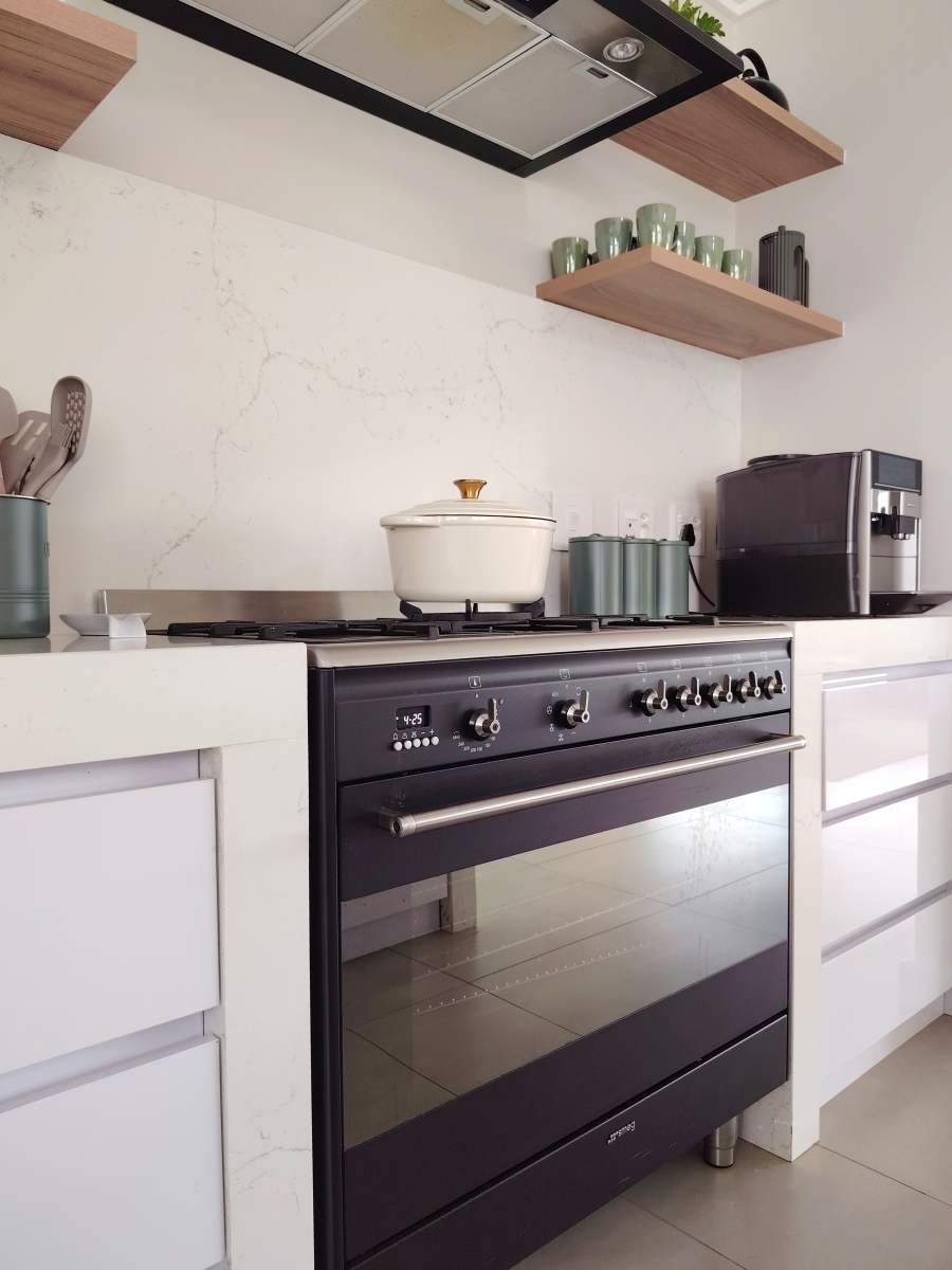 To Let 6 Bedroom Property for Rent in Brackenridge Western Cape